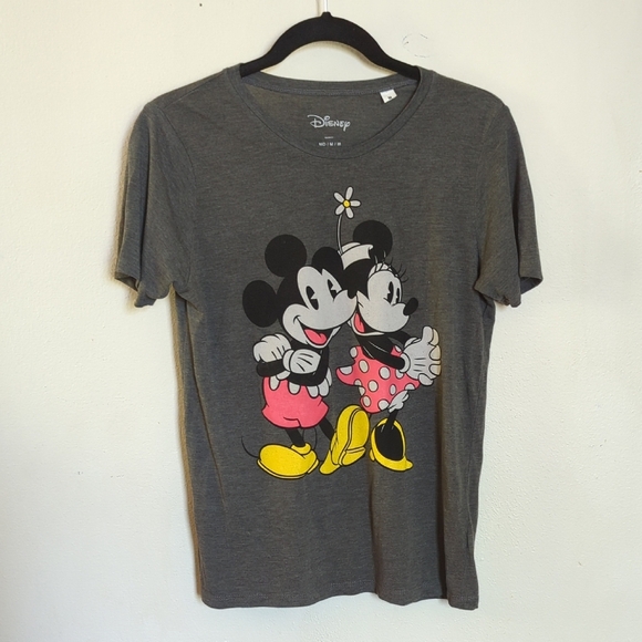 3 for $20 Bundle Sale! Hot Topic Disney Mickey & Minnie Mouse T-Shirt Size M - Picture 1 of 4